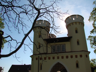 замок недалеко от Праги