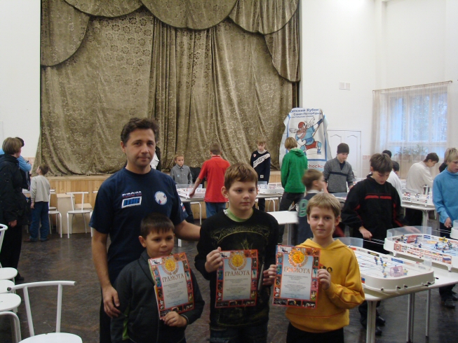 призёры Первой: Карныгин, Ларионов, Ингилевич