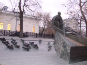памятник Шолохову